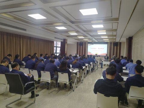 淮上區(qū)委副書記、區(qū)長徐琨蒞臨盛世新能源作專題黨課宣講